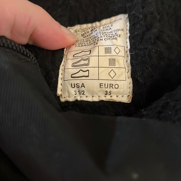 GIRLS Pajar winter boots.  New condition. - Picture 5 of 5